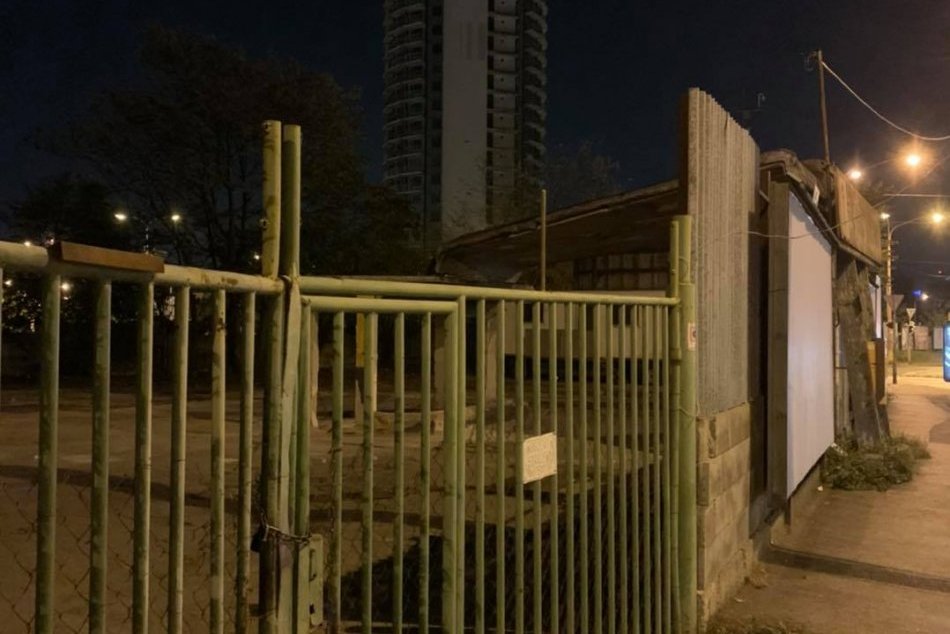 Schátraná benzínka bratov Zikmundovcov