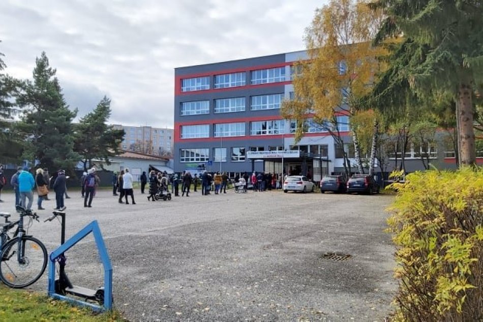 FOTO: Celoplošné testovanie v Poprade v plnom prúde