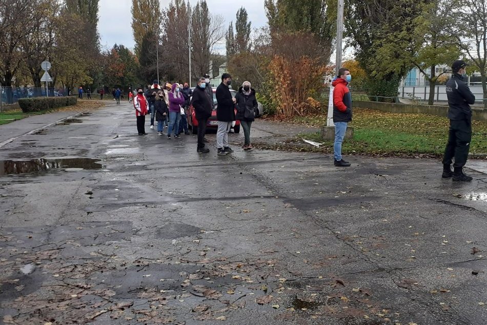 V OBRAZOCH: Plošné testovanie v Šali