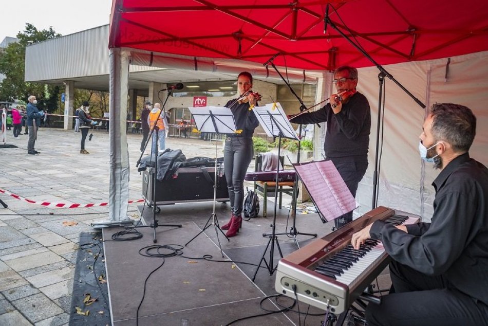 Odberové miesta pri testovaní žijú hudbou