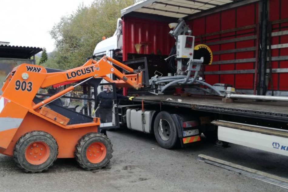 V OBRAZOCH: V Bystrici majú nové tyčové snežné delo