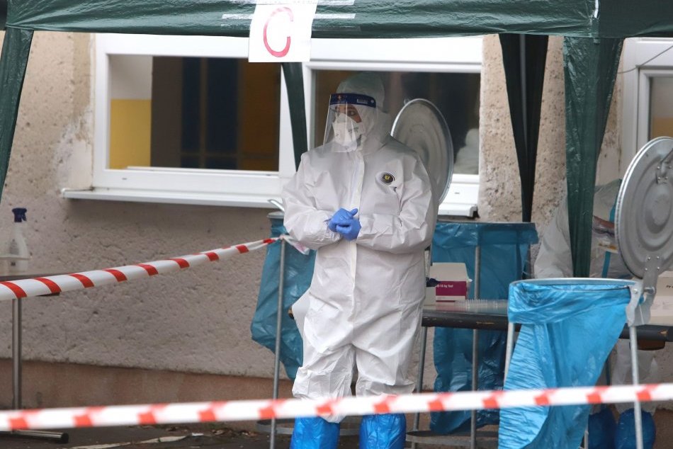 V OBRAZOCH: Druhé kolo plošného testovania v Banskej Bystrici