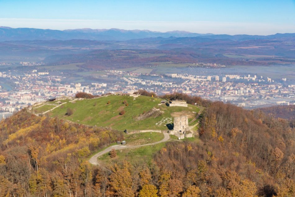V OBRAZOCH: Úchvatné zábery Bystrice či Zvolena nafotené z lietadla