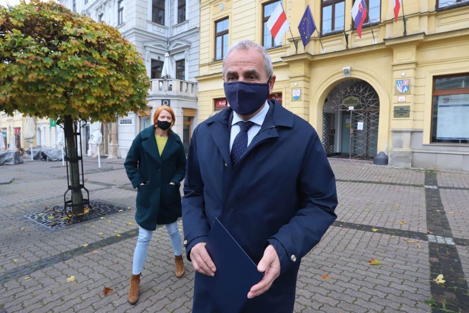 V OBRAZOCH: Brífing Banskobystrického samosprávneho kraja