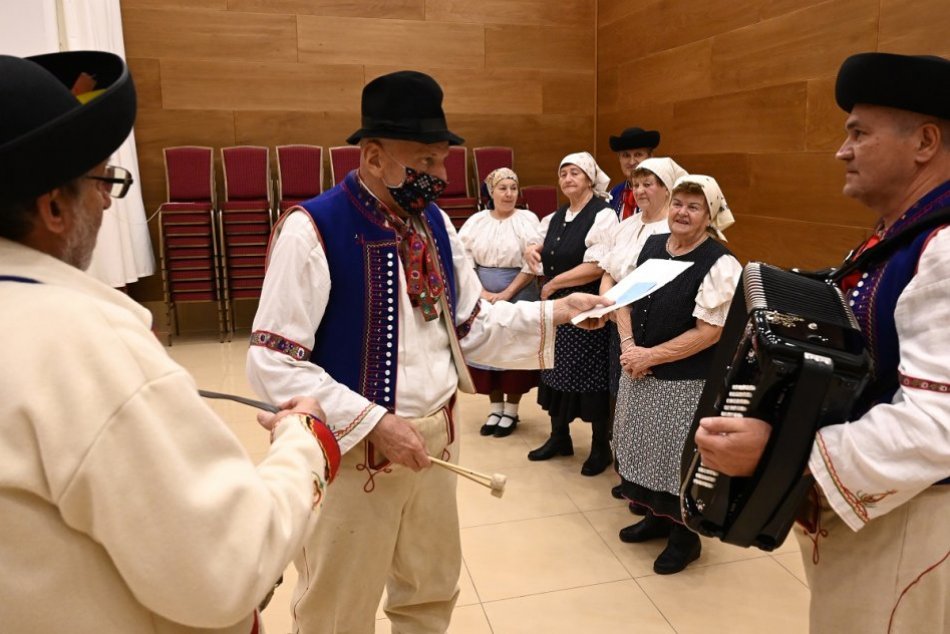 OBRAZOM: Skúška Divadelného súboru Stanislava Chrena v Dome kultúry Kanianka