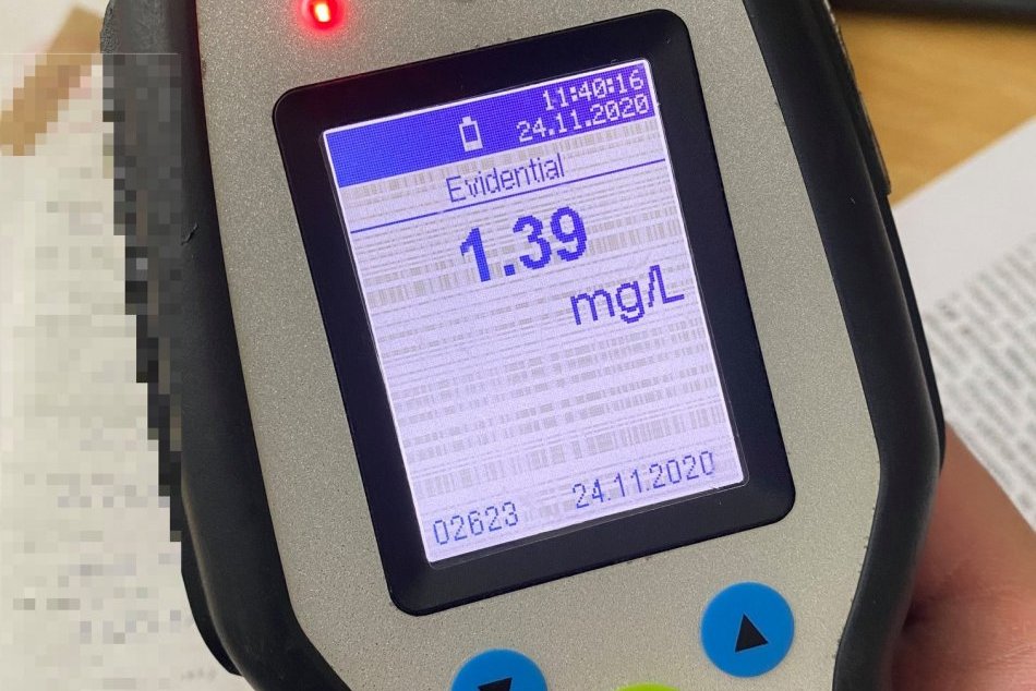 FOTO: Muž jazdil v Prievidzi pod vplyvom alkoholu, nafúkal približne 3 promile