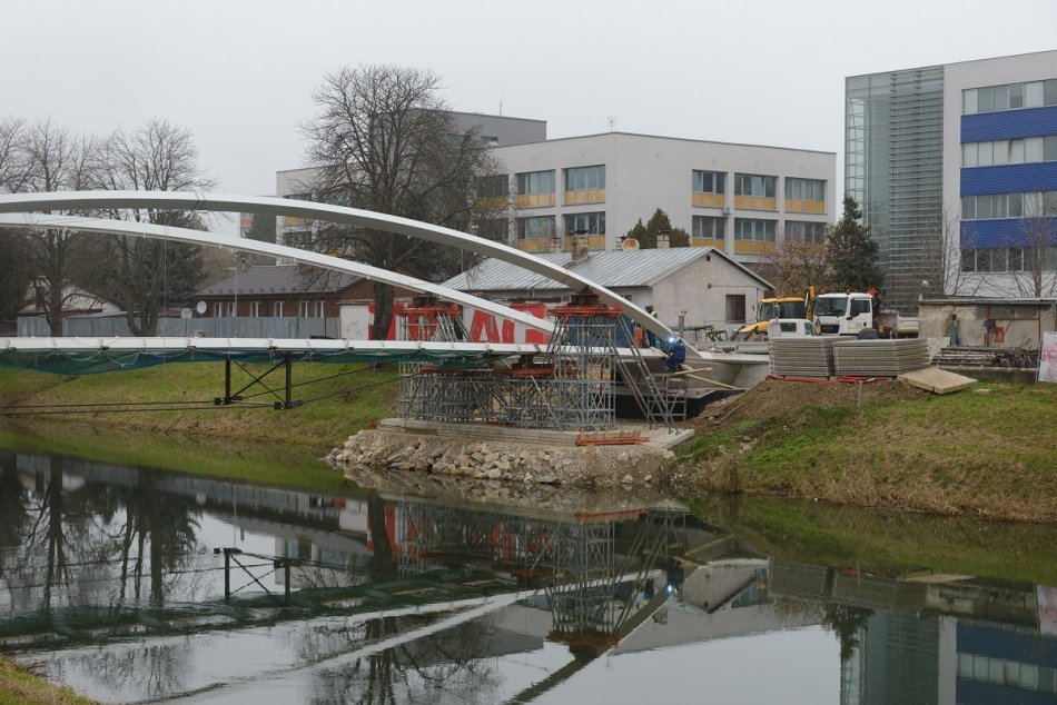 Brehy Nitry už spája nová cyklolávka, FOTO z výstavby