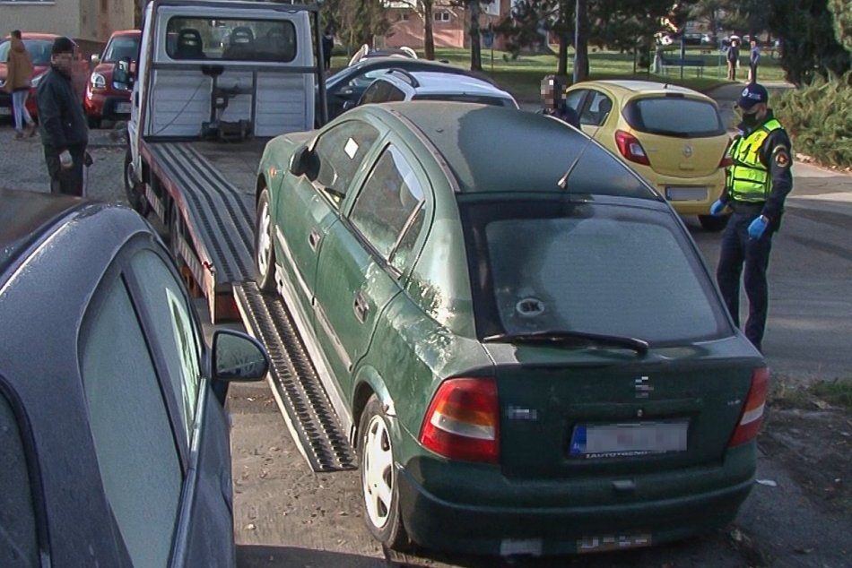 V OBRAZOCH: Ďalšie odstraňovanie vrakov z ulíc Zvolena