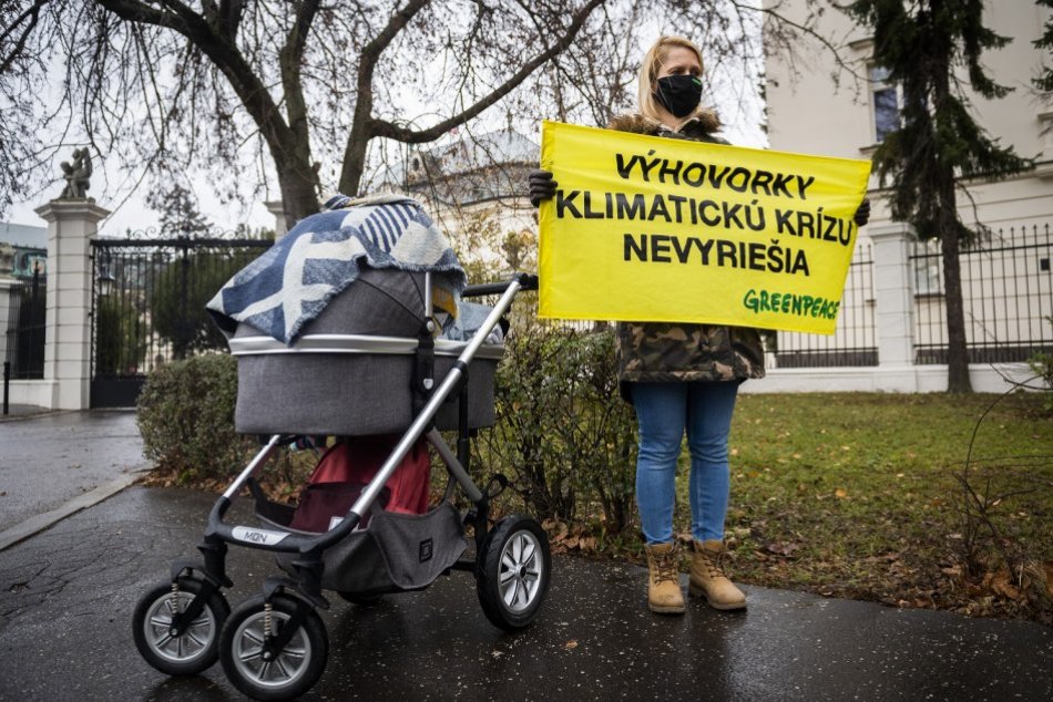 Greenpeace začal 65-hodinový protest pred Úradom vlády SR