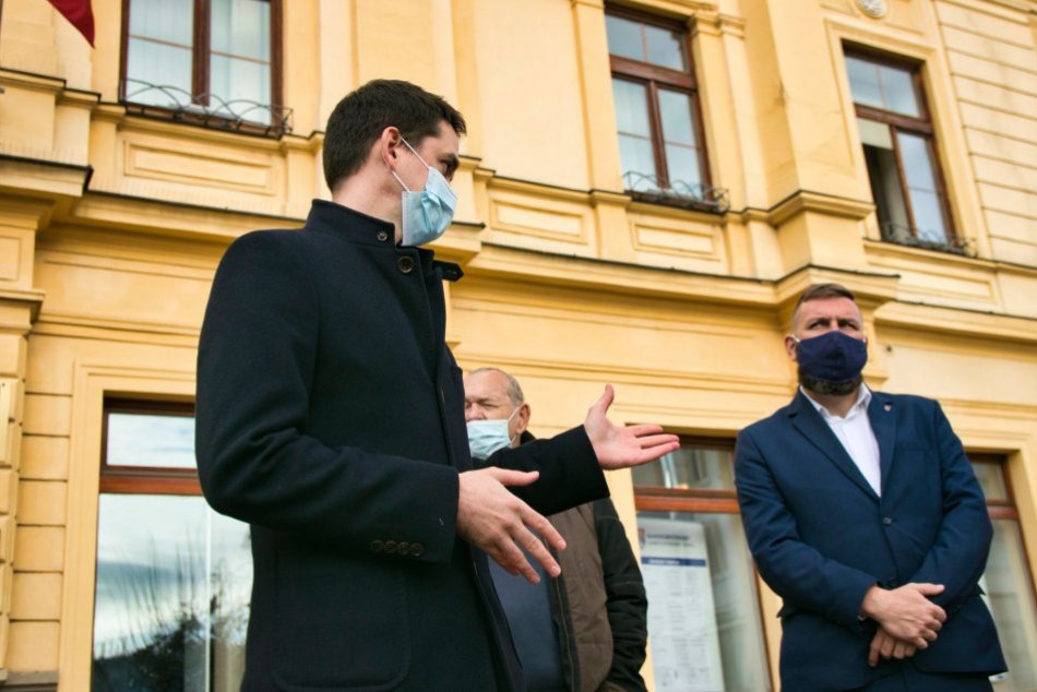 V OBRAZOCH: Brífing BBSK o výzve pre lokálnych farmárov