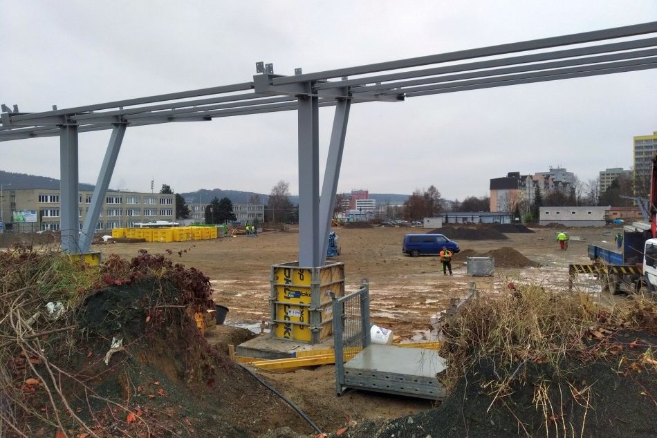 V OBRAZOCH: V Bystrici vyrastá mládežnícky futbalový štadión