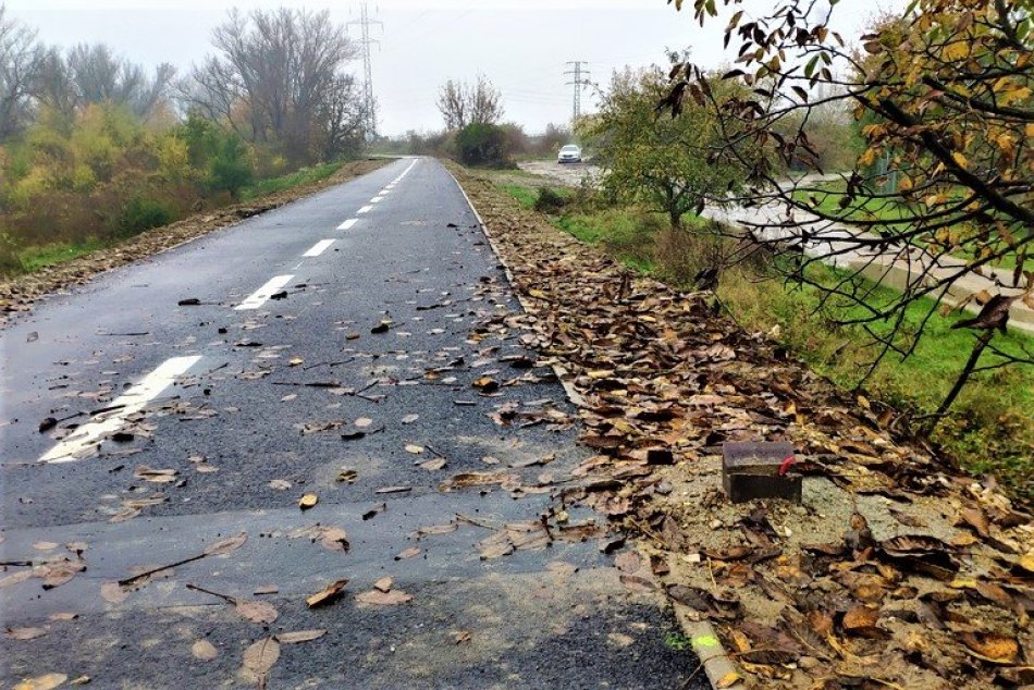OBRAZOM: Zlodeji a vandali už stihli na novej cyklotrase úradovať
