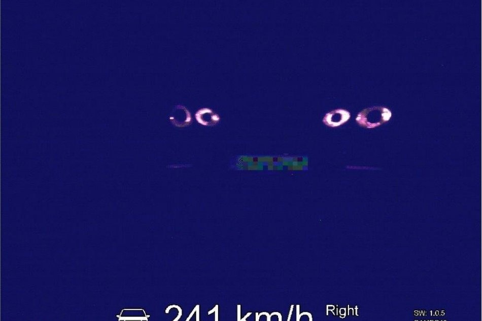 FOTO: Rekordérovi roka 2020 namerali na D1 v Trenčianskom kraji 241 km/h