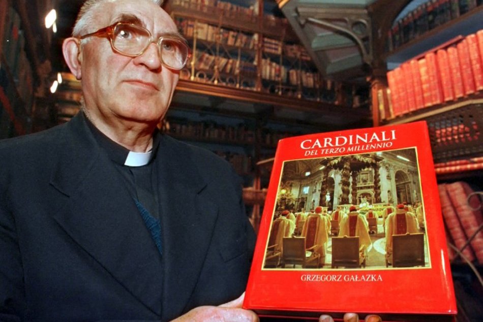 Veriaci smútia: Zomrel zoborský opát a nitriansky kanonik Ladislav Belás