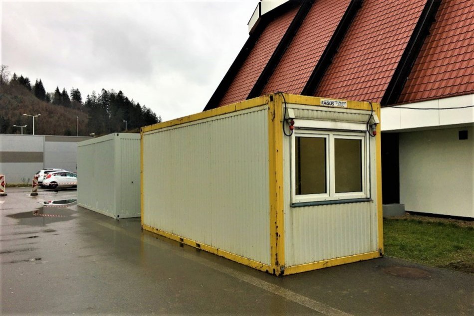 OBRAZOM: Odberné miesto na SNP pri považskobystrickej športovej hale