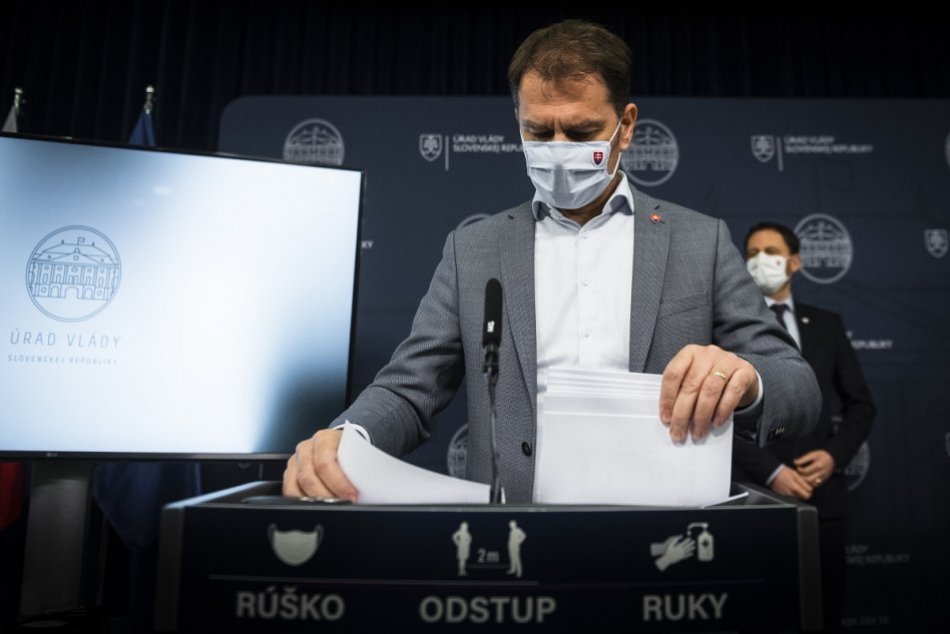 Premiér na tlačovej konferencii avizoval ďalšie plošné testovanie