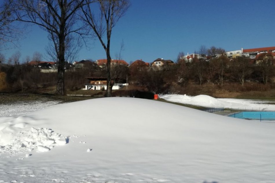 V OBRAZOCH: Bežkársky okruh na bystrickom plážovom kúpalisku