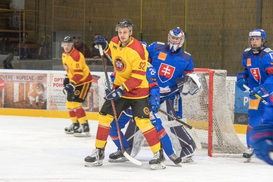 HC Topoľčany - SR 18 6:3 vo vloženom zápase