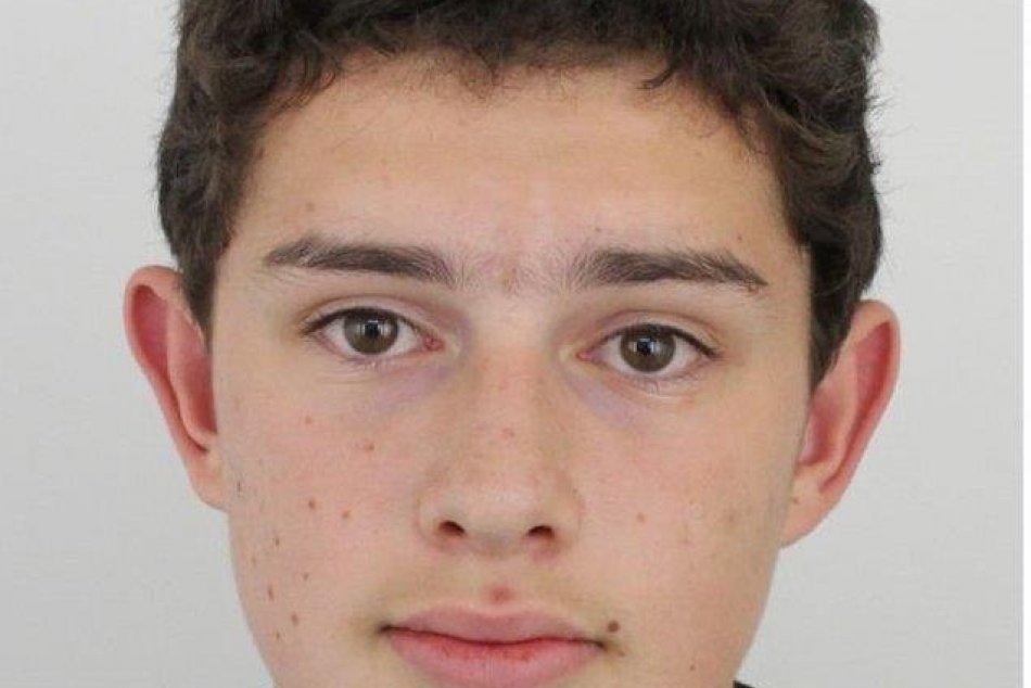 Policajti z Trenčína žiadajú o pomoc pri pátraní po mladíkovi Borisovi