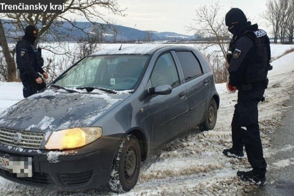 OBRAZOM: Policajné kontroly na území Trenčianskeho kraja