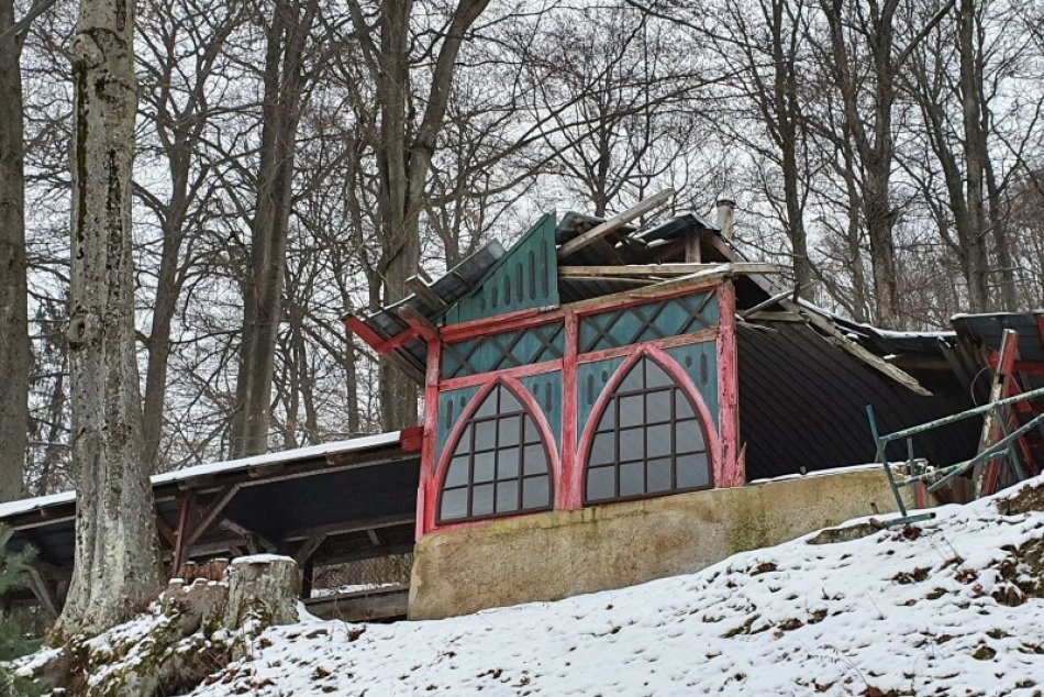 V OBRAZOCH: Banícka kolkáreň a altánok v Železníku