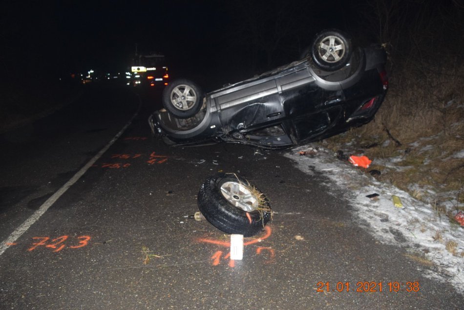 V OBRAZOCH: Na ceste neďaleko Revúcej vyhasol život muža