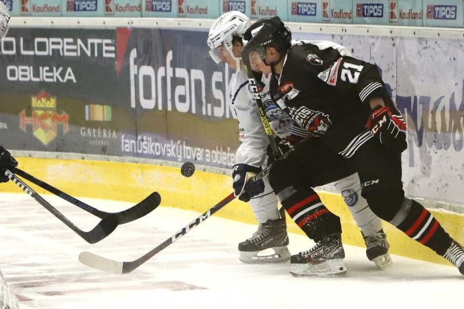 V OBRAZOCH: Bystrickí hokejisti na domácom ľade rozstrieľali Nitranov