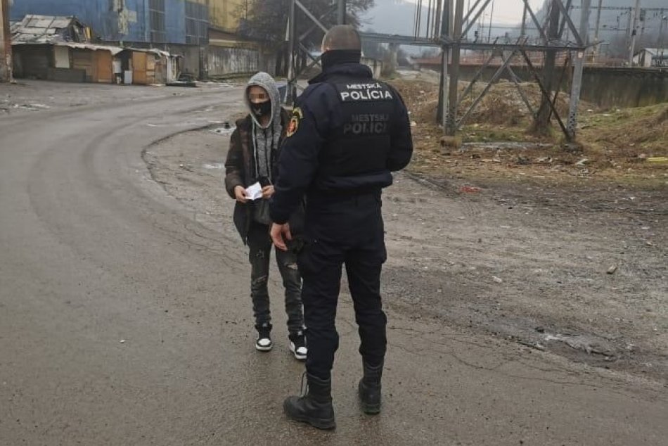 V OBRAZOCH: Kontroly nad dodržiavaním karanténnych opatrení pod Pustým hradom