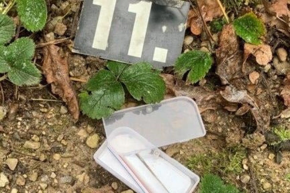 FOTO: Policajti použili počas kontroly v Bánovciach nad Bebravou varovný výstrel