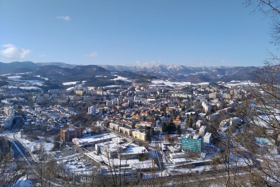 V OBRAZOCH: 7 miest, odkiaľ je najkrajší výhľad na Bystricu