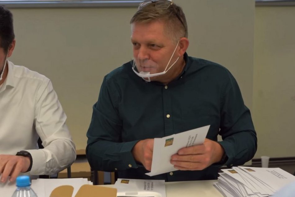 Fico a spol. lepia obálky spolu so známkami