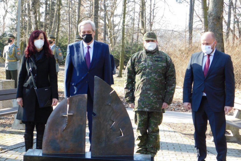 FOTO: Od výbuchu vo VOP Nováky uplynulo 14 rokov, obete si uctili spomienkou