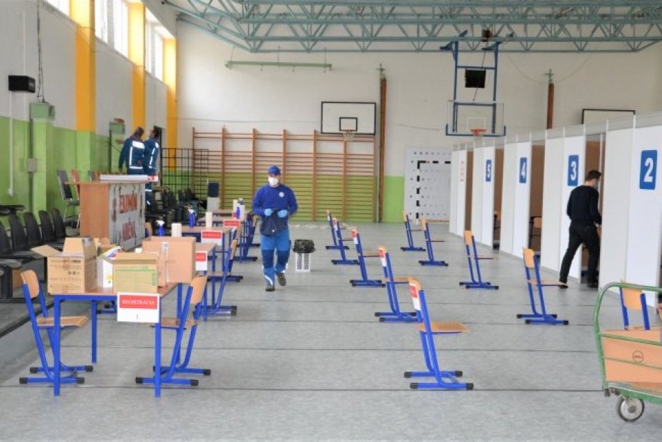 Veľkokapacitné očkovacie centrum v Humennom