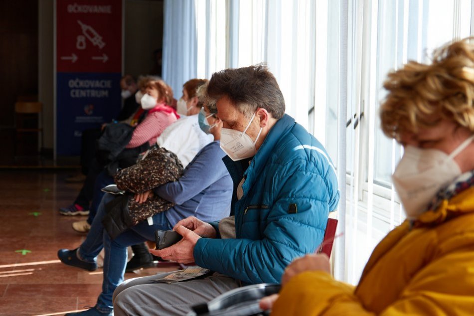 V OBRAZOCH: Banskobystrický kraj otvoril očkovacie centrum v Lučenci