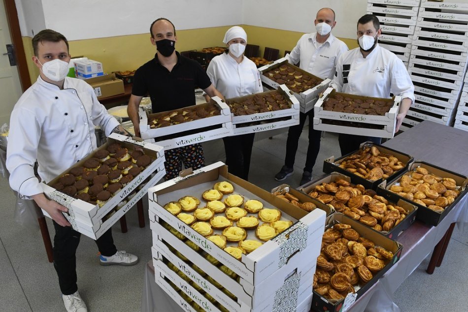 V Tatrách pečú sladký rekord pre košických zdravotníkov