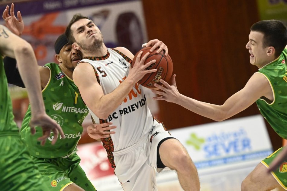 OBRAZOM: BC Prievidza - Patrioti Levice 73:67 v 36. kole