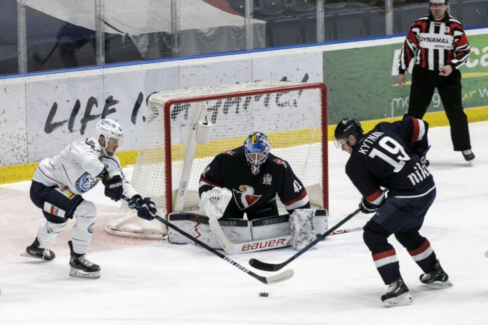 OBRAZOM: Slovan Bratislava - HK Nitra 3:2 pp a sn v 48. kole