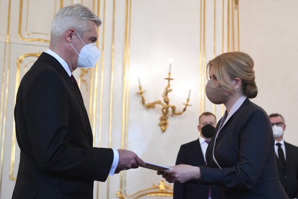 Prezidentka Čaputová vymenovala novú vládu E. Hegera v Prezidentskom paláci