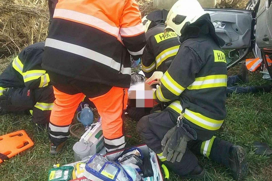 Pri nehode neďaleko Chynorian zahynul jeden človek