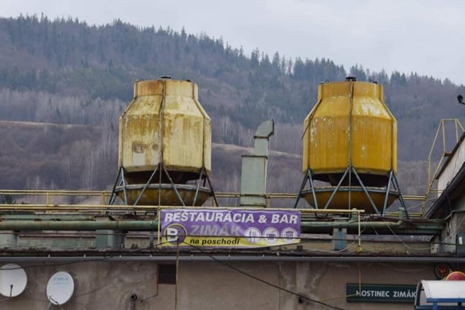 V OBRAZOCH: Rekonštrukcia systému chladenia breznianskeho zimného štadióna