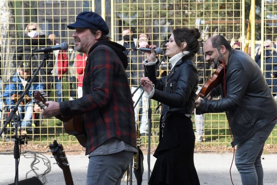 Koncert pod balkónmi