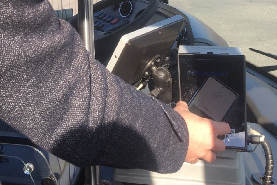 OBRAZOM: V SAD Prievidza zaviedli virtuálnu dopravnú kartu