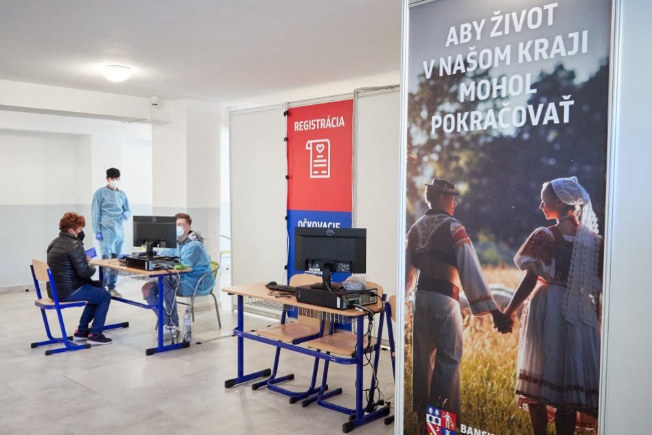 V OBRAZOCH: V Revúcej otvorili veľkokapacitné očkovacie centrum