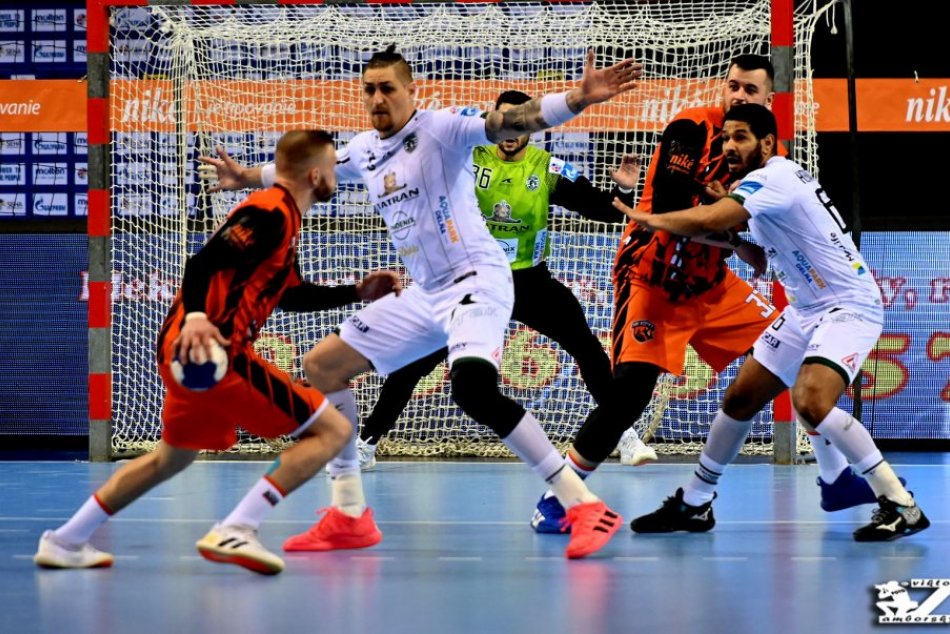 Obrazom: Hádzanári Prešova zdolali v semifinále Košičanov