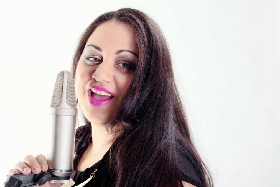 FOTO: Šikovná Rómka sa vo svete len  tak nestratí