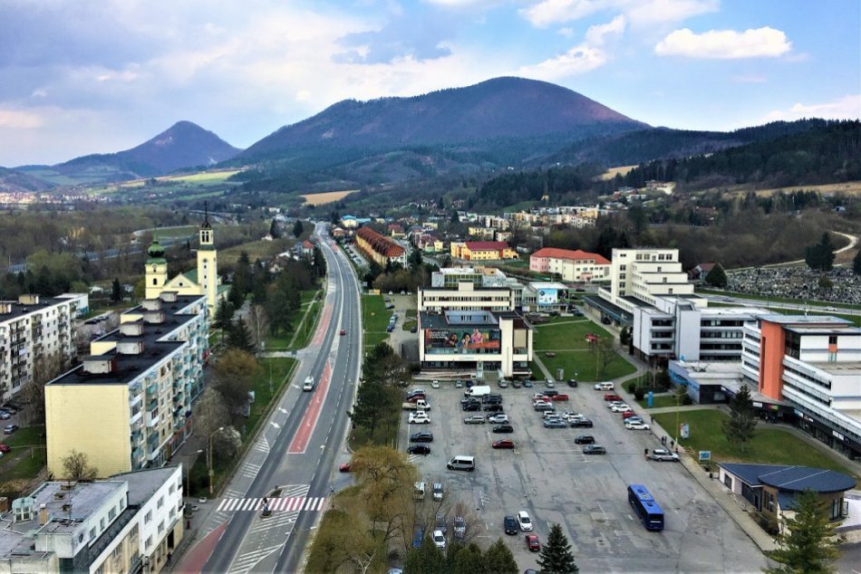 OBRAZOM: Nevšedný pohľad na Považskú Bystricu z výškovej budovy