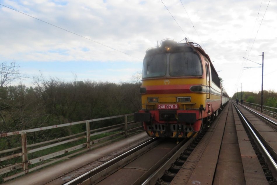 Tragédia na železnici medzi Šaľou a Trnovcom nad Váhom