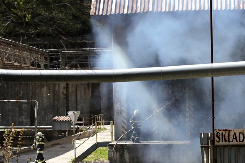Požiar skladovej haly v Harmanci