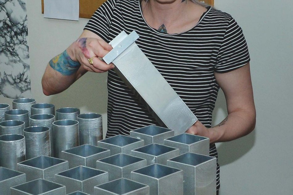 Natália Nozdroviczká vyrába originálne sviečky: Plnia aj želania