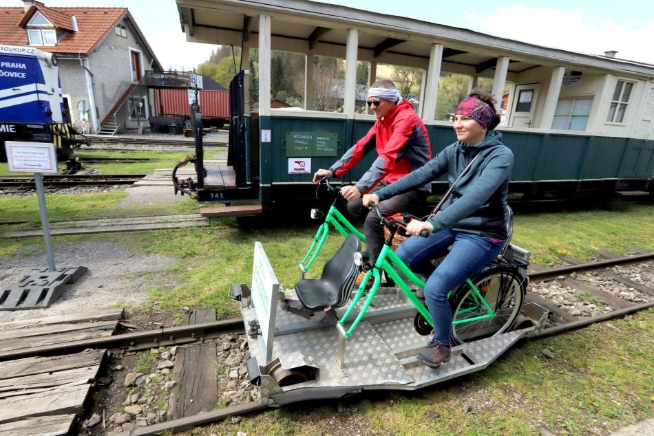 V OBRAZOCH: Takto sa jazdí na cyklodrezinách v Čiernom Balogu